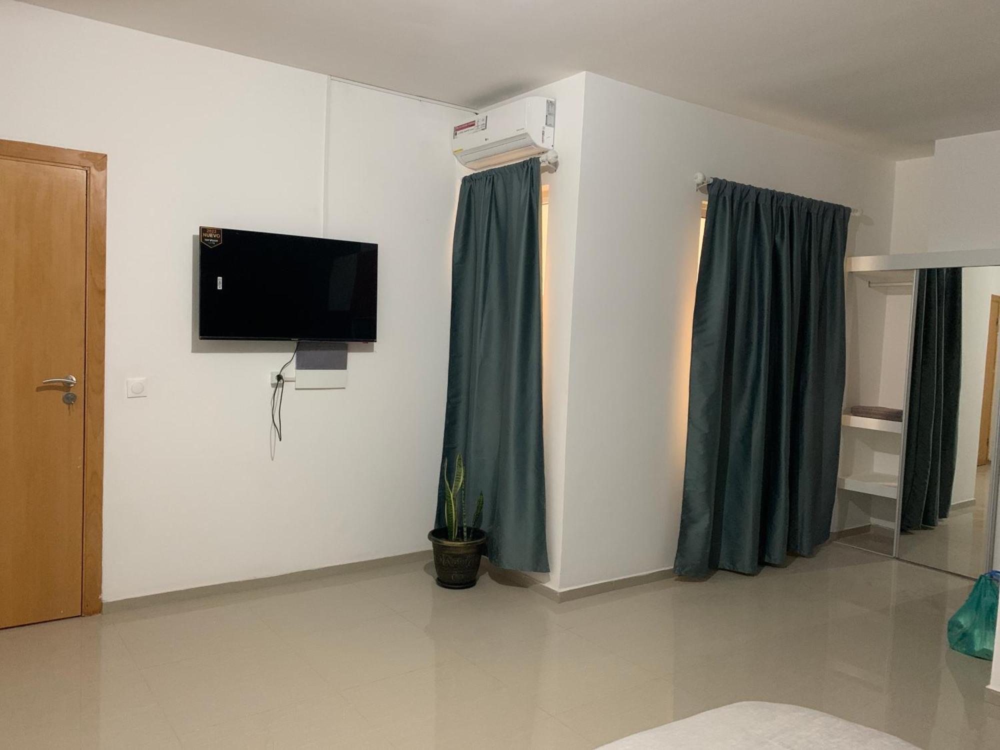 J Martins Apart Hotel 塔拉法尔 外观 照片
